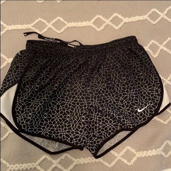 XS women’s Nike shorts - Picture 5 of 6